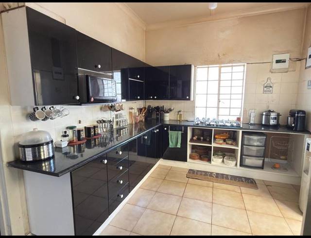 3 BEDROOM HOUSE FOR SALE IN BRAMLEY VIEW